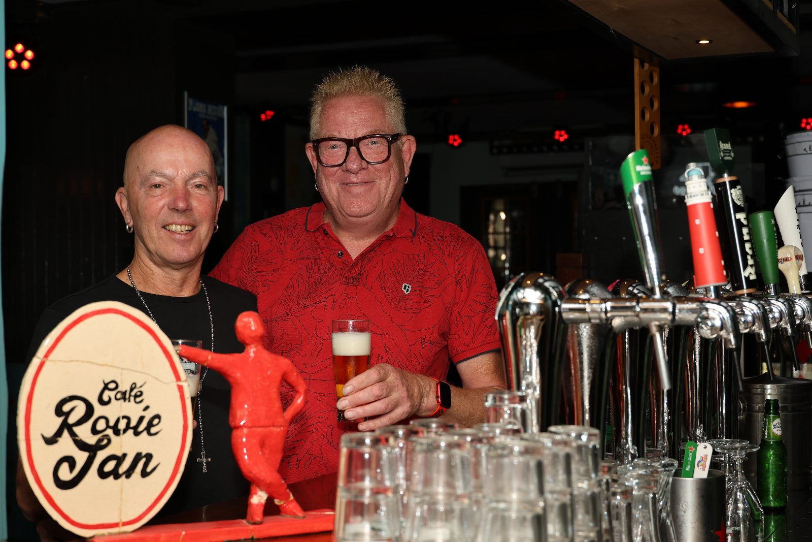 Jan & Marcel van Café Rooie Jan, organisator kroegavond Oud-Zevenaar